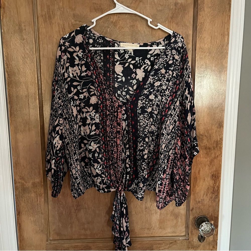 Love Stitch Bohemian Gorgeous V Neck Blouse. Size Small
